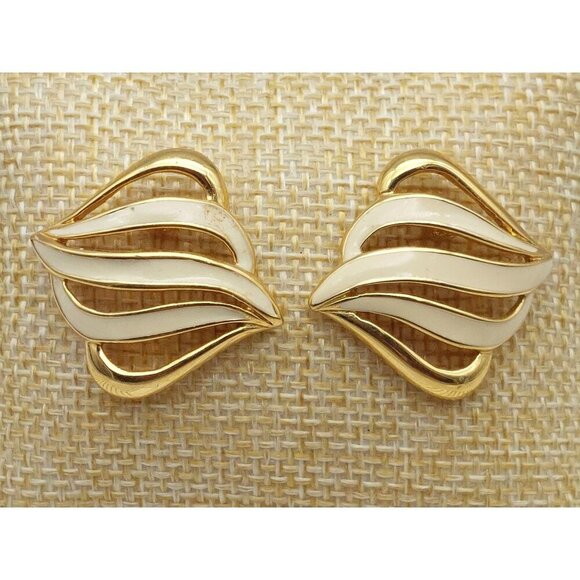 Pretty 80's 90's Gold Tone & Cream Enamel MONET Statement Earrings Open Works - Picture 2 of 6